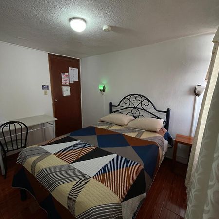 Hostal La Escondida De Quito Del Norte Esterno foto
