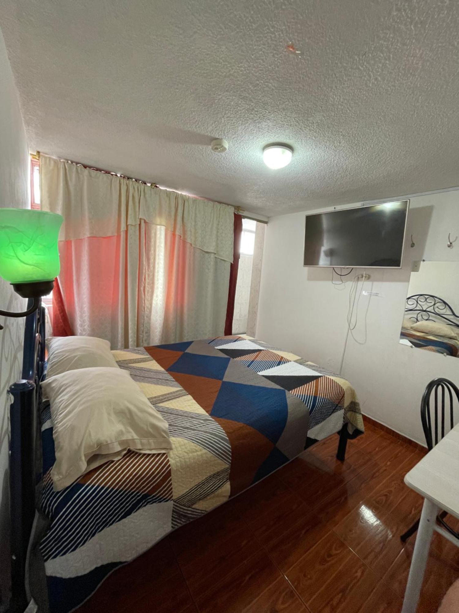 Hostal La Escondida De Quito Del Norte Esterno foto