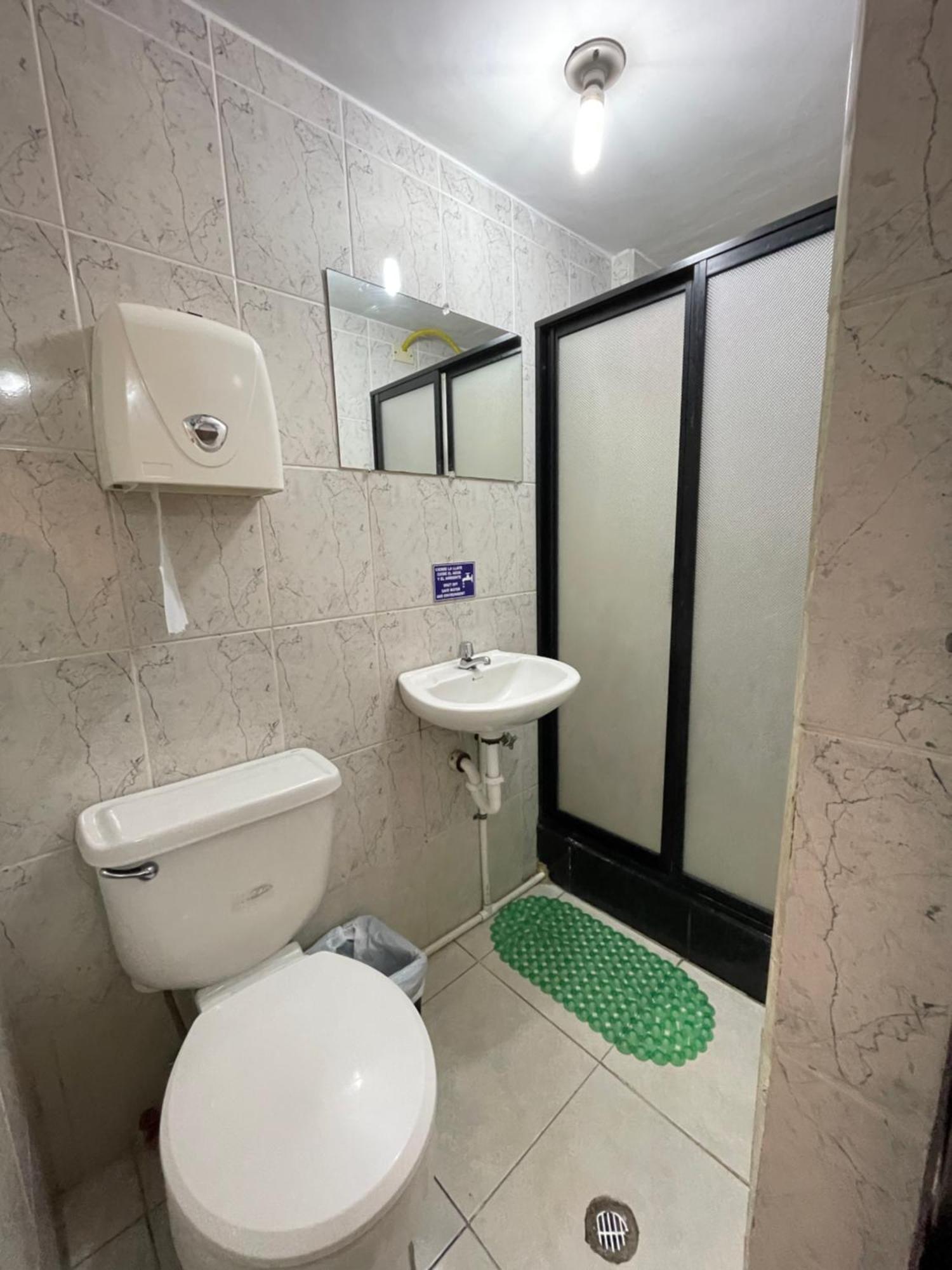 Hostal La Escondida De Quito Del Norte Esterno foto