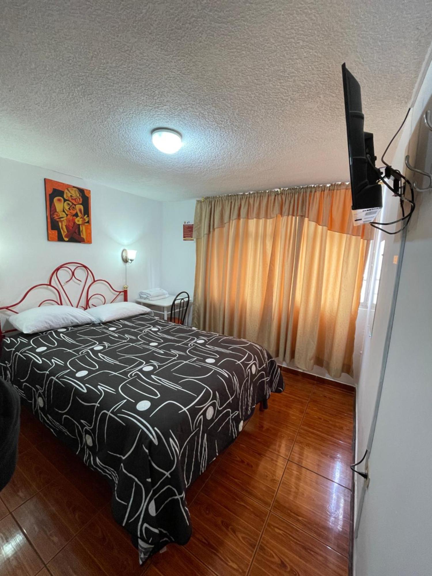 Hostal La Escondida De Quito Del Norte Esterno foto